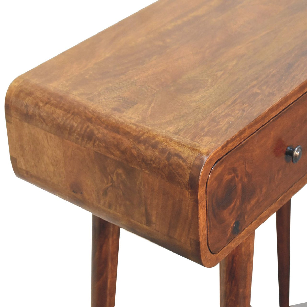 Haltafel Veer met twee lades van massief mangohout in kastanjetint – detail van de afgeronde hoek