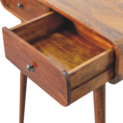 Haltafel Veer met twee lades van massief mangohout in kastanjetint – met geopende lade