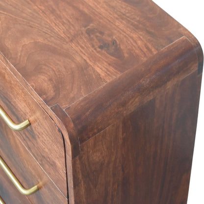 Ladekast Bol met drie lades van massief mangohout in Winewood Oak-tint – detail van de afgeronde hoek