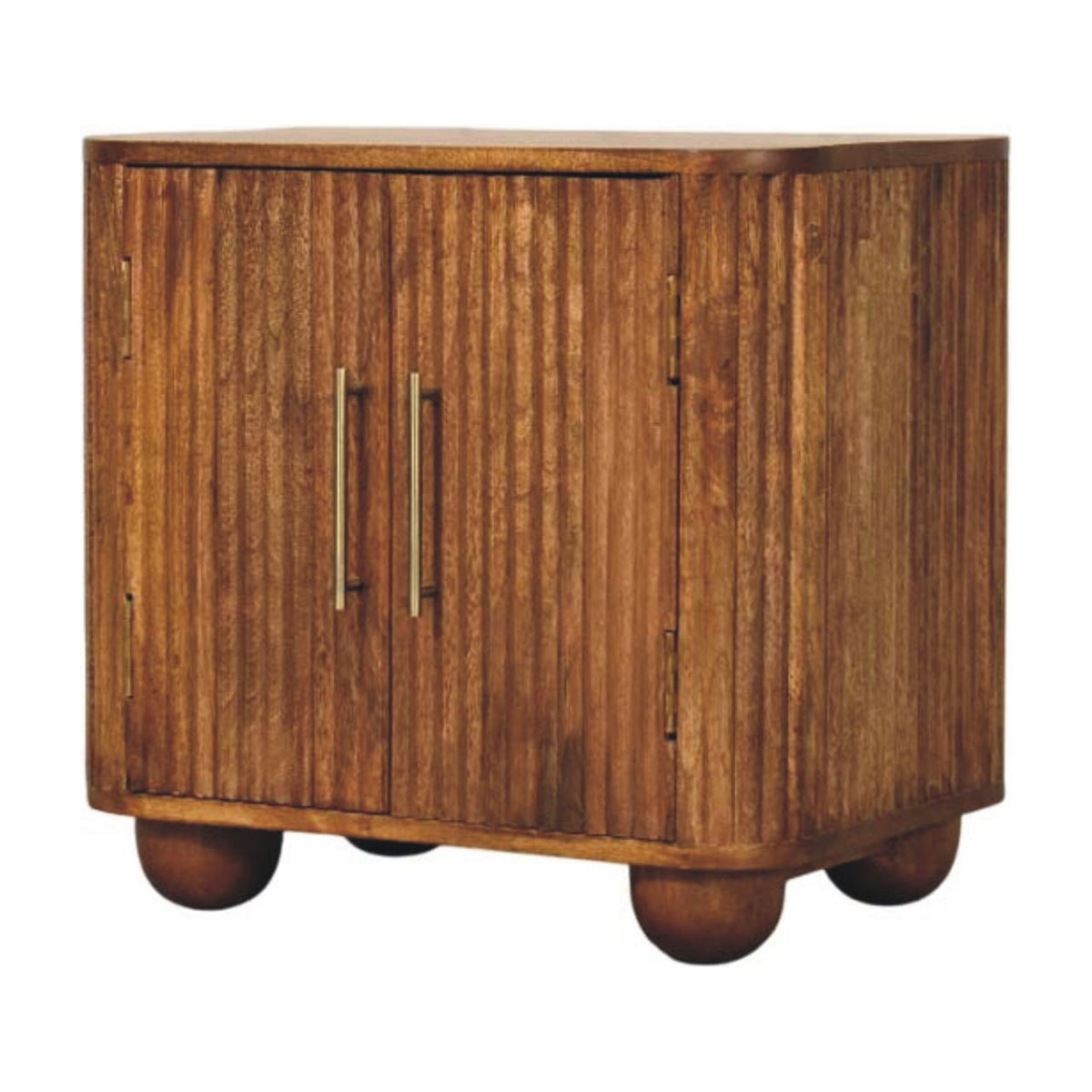 Mini-dressoir Zon met ribbels van massief mangohout in amber-eikentint – schuin aanzicht van rechts met twee deuren en bolpoten